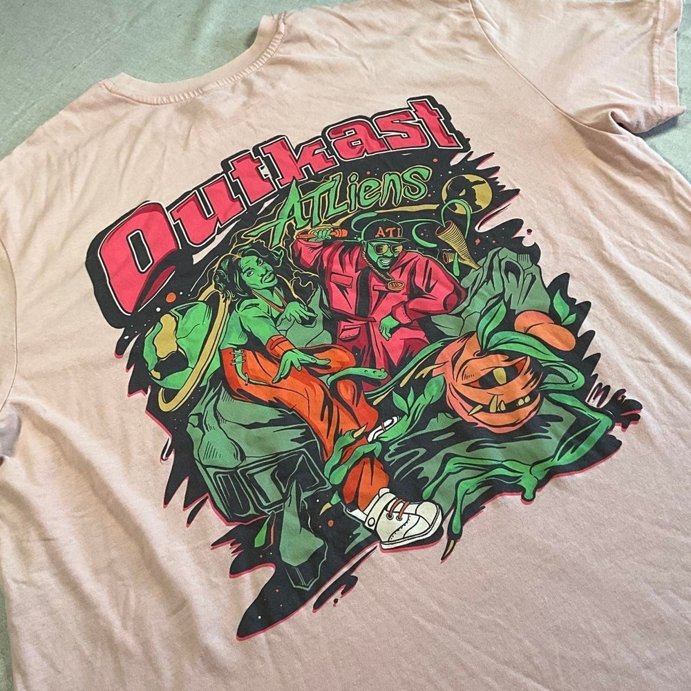 Outkast ATLiens Cotton Blend Pink Halloween Graphic Tee (2XLarge)